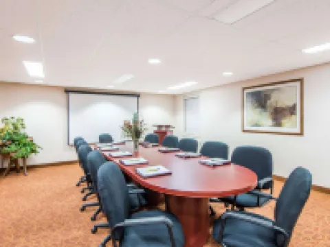 Super 8 by Wyndham Cornwall on Hoteles en Cornwall