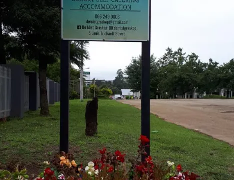 Kwanza Lodge - Housity