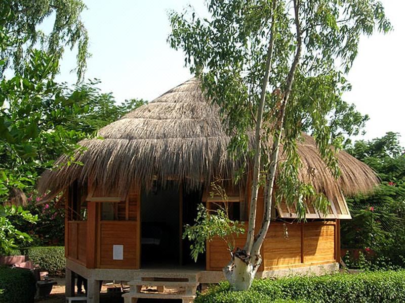 2. 호텔 넵튠 엠보..