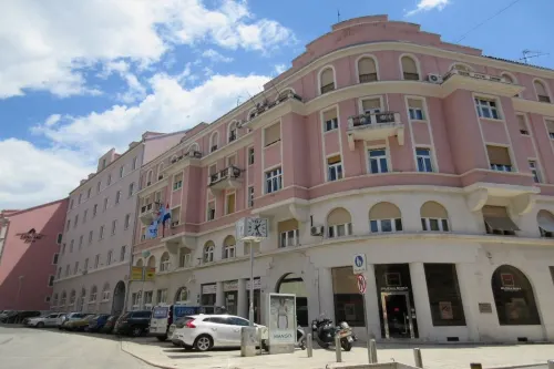 Starlight Luxury Rooms