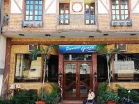 Hotel Sunstar Grand Hotels in Karol Bagh
