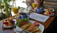 Hue River Side Villa Hotels in Vy Da