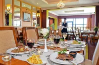 Broadhaven Bay Hotel Отели в г. 