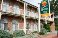 Hamilton Henry Parkes Motor Inn