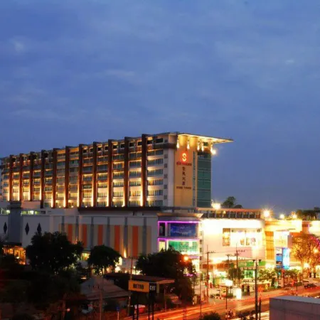 Sunee Grand Hotel and Convention Center Отели рядом с достопримечательностью «Муниципалитет Убонрачатхани»