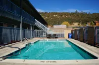 Lake Point Lodge Hotels in Clearlake