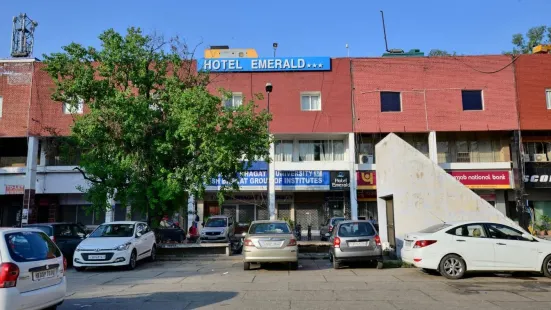 Hotel Emerald