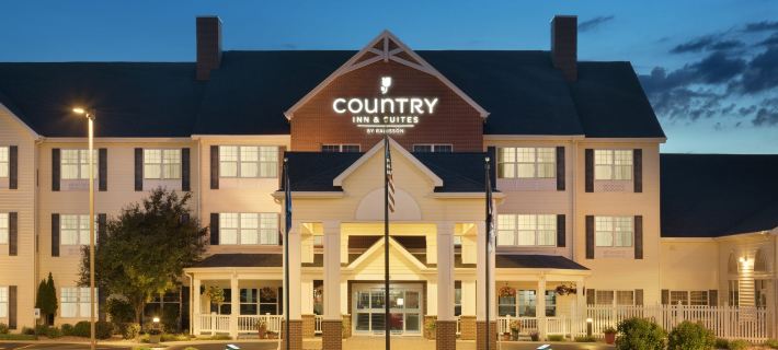 Country Inn & Suites by Radisson, Appleton Airport - Fox River Mall Area Hotels in Outagamie County