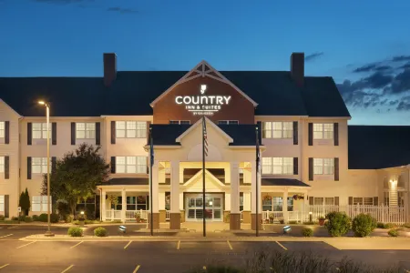 Country Inn & Suites by Radisson, Appleton Airport - Fox River Mall Area