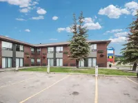 Comfort Inn West Hotels near TELUS World of Science - Edmonton