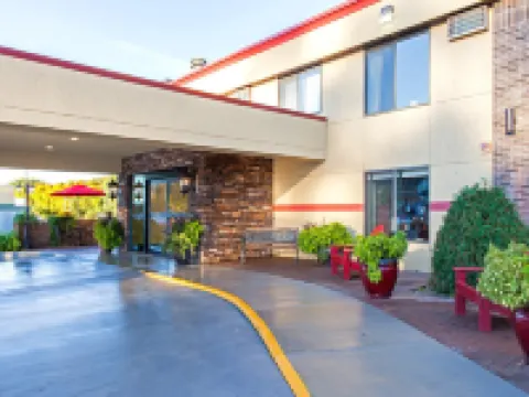 Econo Lodge Mayo Clinic Area Hotels in Rochester