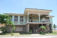 Las Casas Filipinas de Acuzar