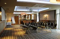 Busby Hotel Hotels in Гіффнок