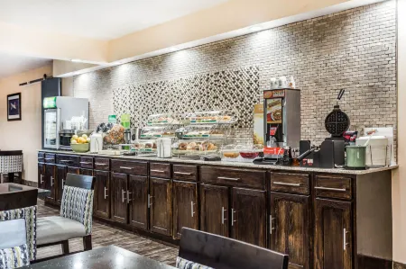 Quality Inn & Suites Airport