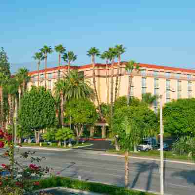 Embassy Suites by Hilton Arcadia-Pasadena Area Hotel Exterior