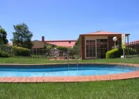 Grange Burn Motel Hotels in Hamilton