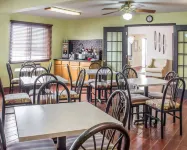 Econo Lodge Hotels near Reiman Gardens