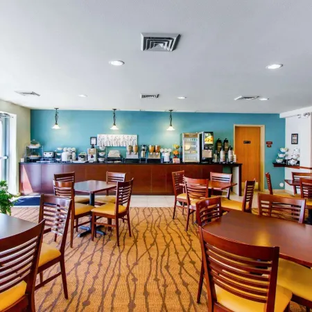 Sleep Inn & Suites Evansville - Casper