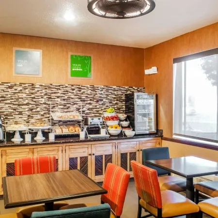 Holiday Inn Express & Suites Santa FE by IHG