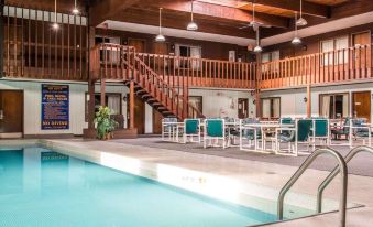 Regency Inn and Suites - Housity