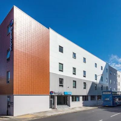 Travelodge Southampton Central Hotels near Westgate