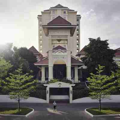 Sofitel Phnom Penh Phokeethra Hotel Exterior