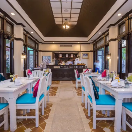 Wora Bura Hua Hin Resort & Spa Отели рядом с достопримечательностью «Суан Сон Прадипхат»