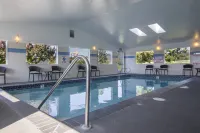 La Quinta Inn & Suites by Wyndham Grants Pass - Pools