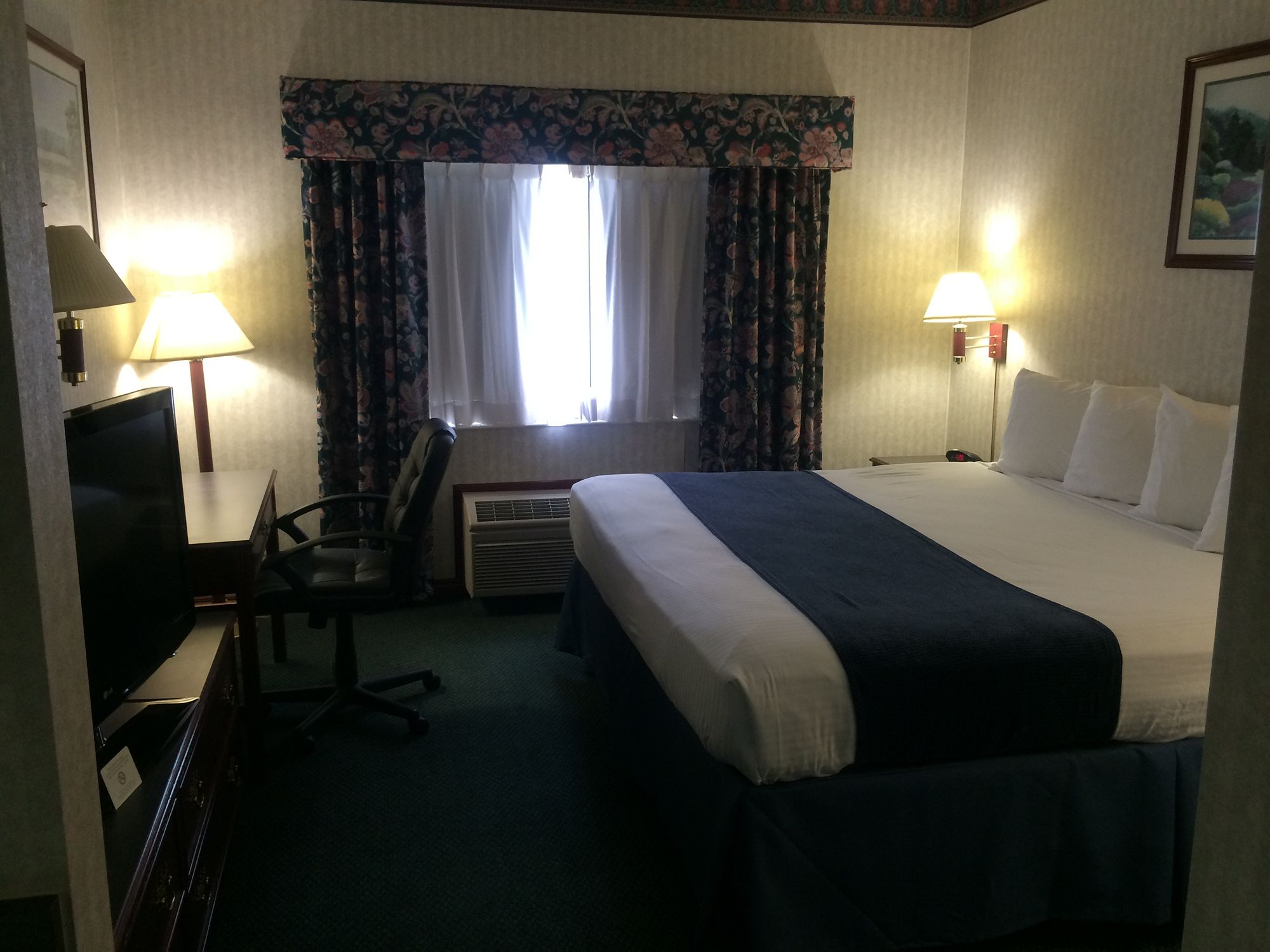 Best Western Inn & Suites