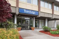 Travelodge by Wyndham Sydney Hotels near Worlds Largest Fiddle