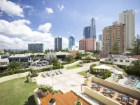 Mantra Legends Surfers Paradise Hotels near SkyPoint Climb