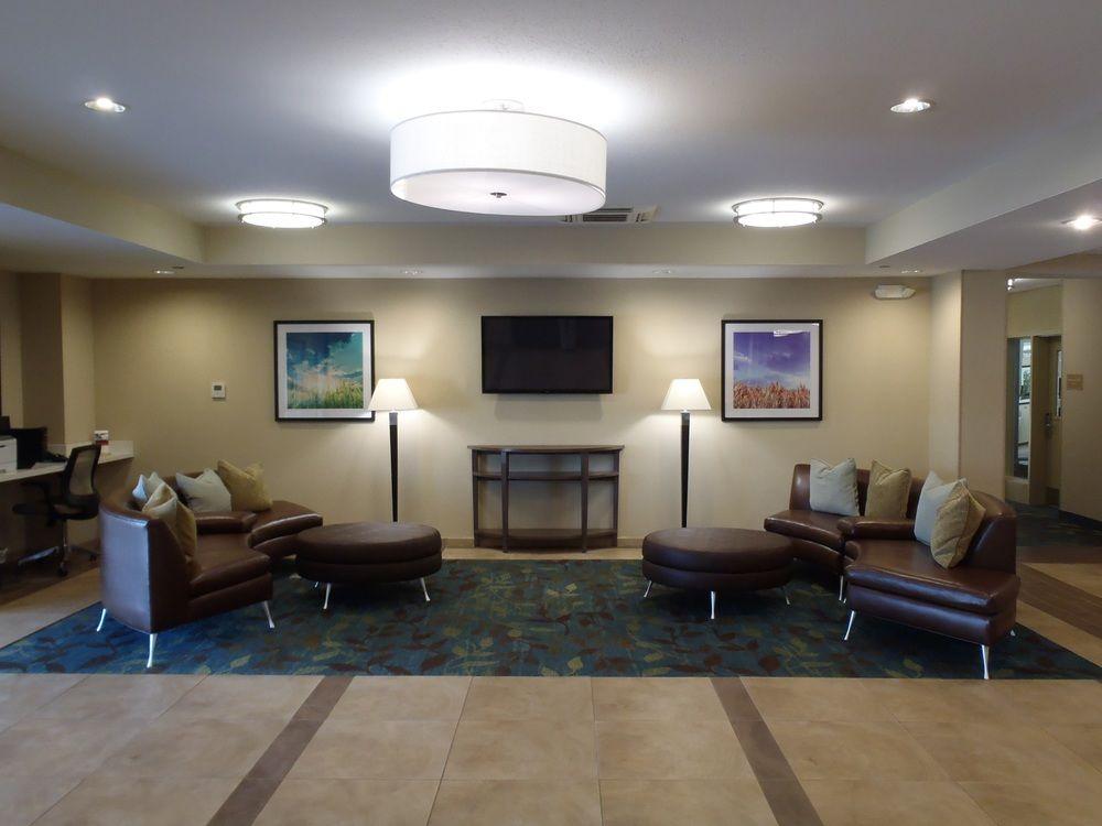 Holiday Inn Express & Suites Lenexa - Overland Park Area, an Ihg Hotel