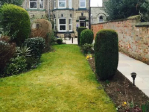 Diamonds Lodge Near York Hospital Hotels in York