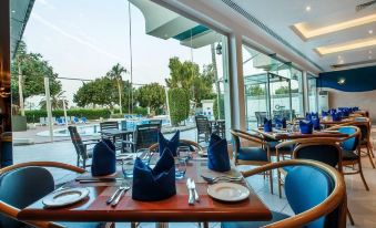 Hotel Holiday International