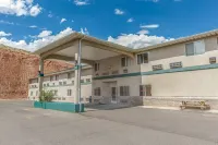 Quality Inn & Suites Salina National Forest Area فنادق في سالينا