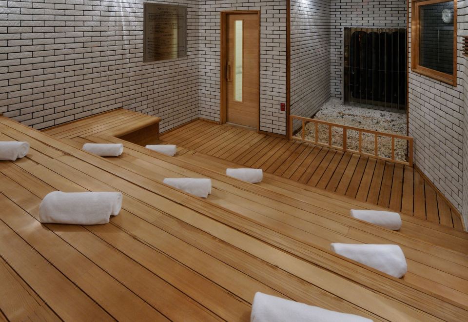 5. 호텔 에미시아 ..