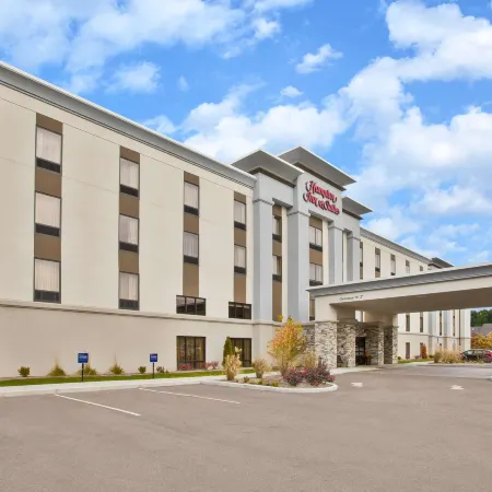 Hampton Inn & Suites Alliance
