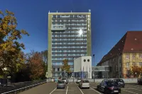 H4 Kassel Hotel dekat Dschingis Khan Au Garden