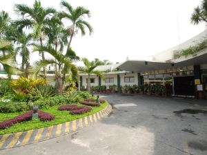 Oasis Hotel