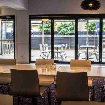 Sunnyside Tavern Dining/Meeting Rooms