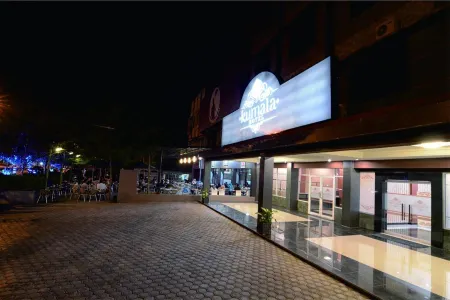 Kumala Hotel Banda Aceh Отели в г. Банда Асех