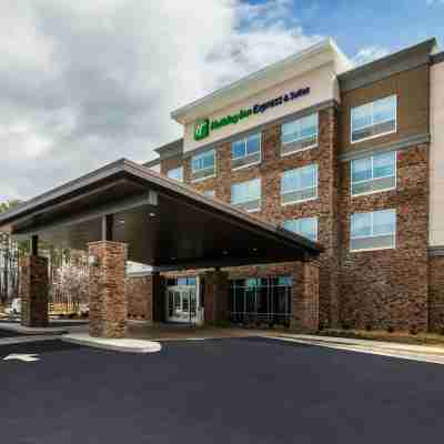 Holiday Inn Express & Suites Oxford Hotel Exterior