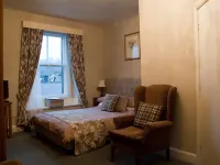 The Queens Head Hotel Hotels in Ingram