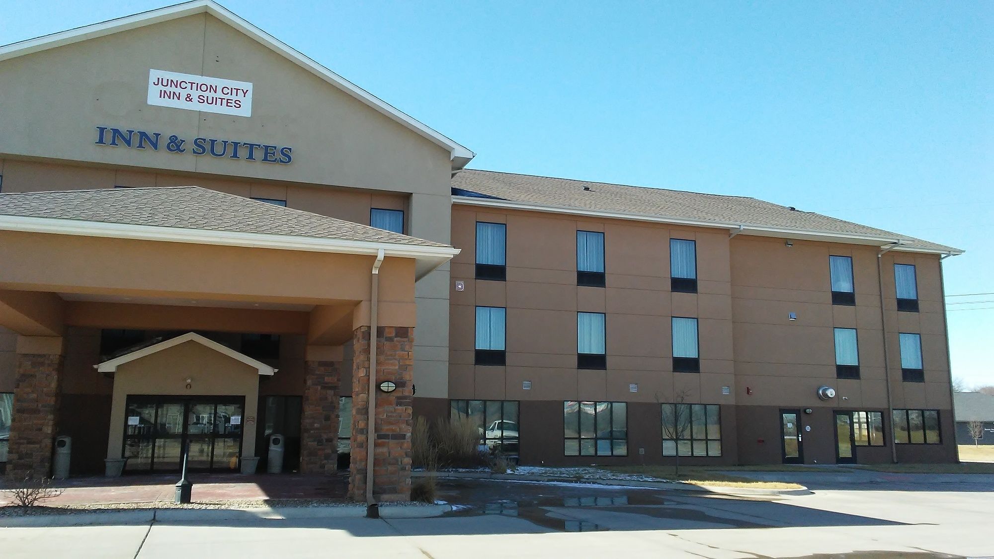 Holiday Inn Express & Suites Junction City