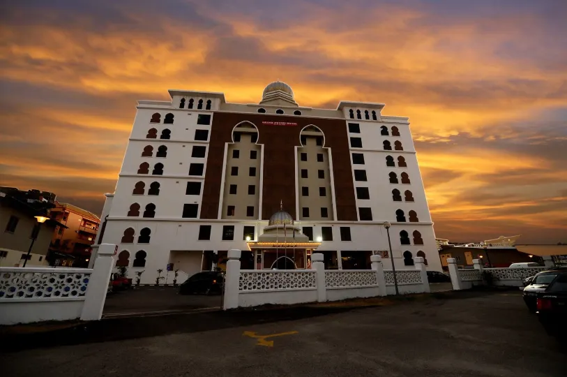 The Grand Puteri Hotel