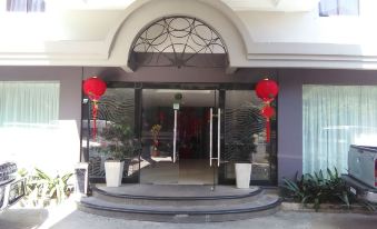 Casuarina Hotel