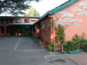 Africanza Lodge and Restaurant