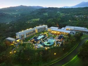 Royal Tulip Gunung Geulis Resort and Golf