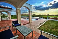 Lighthouse Apartments & Villas Hotels in Balchik