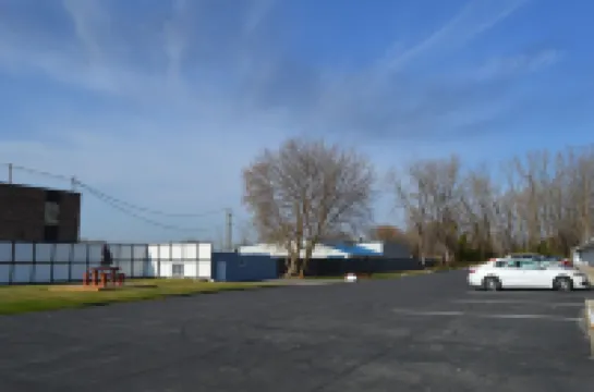 อีสต์คอร์ท โมเทล